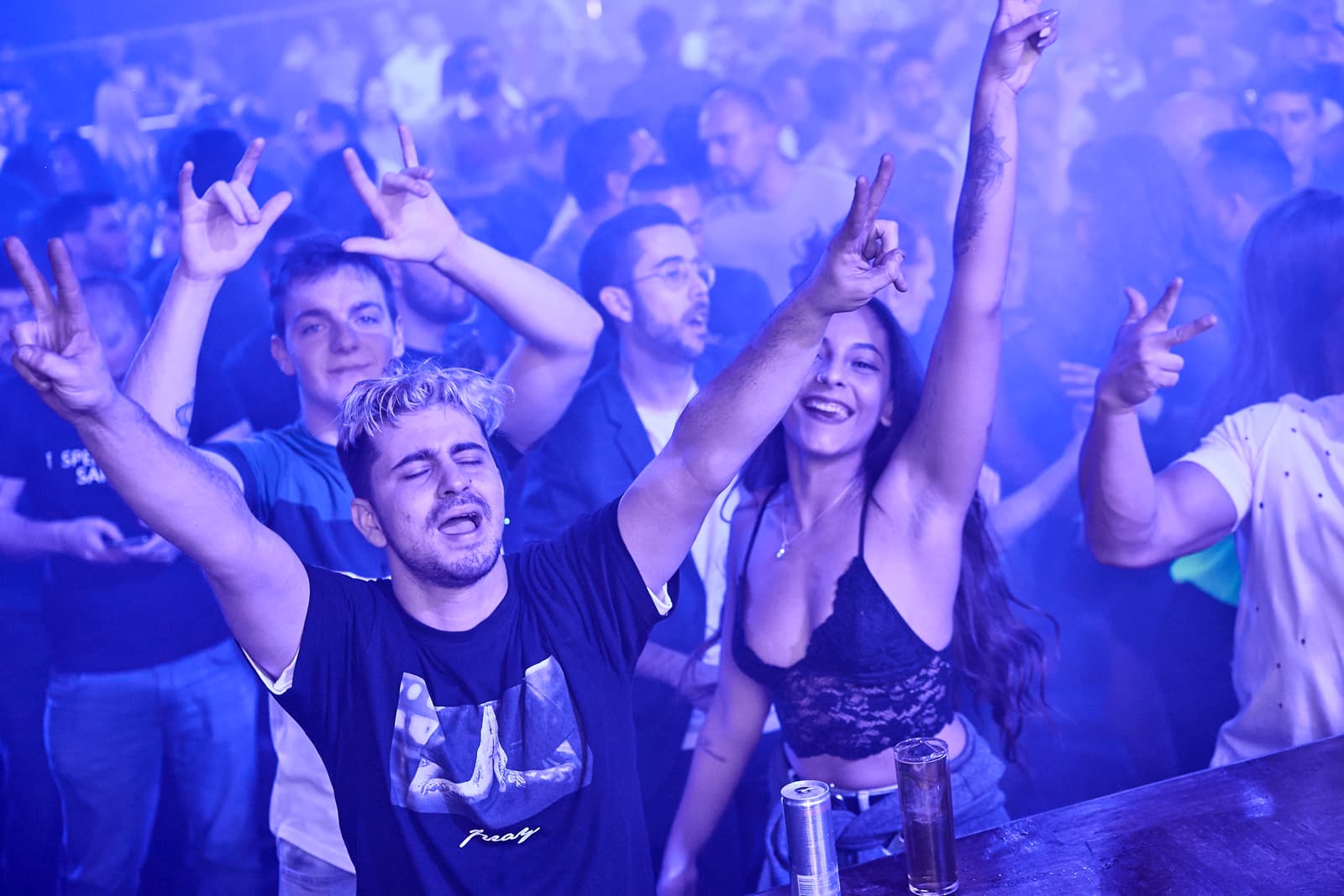 Esencia Pura: público bailando